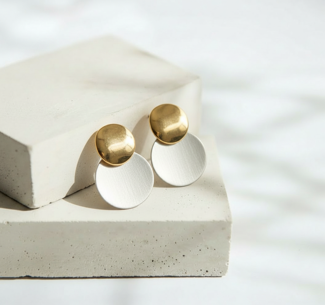 Aretes Medianos de Doble Círculo en Bronce y Perla - Acero Inoxidable