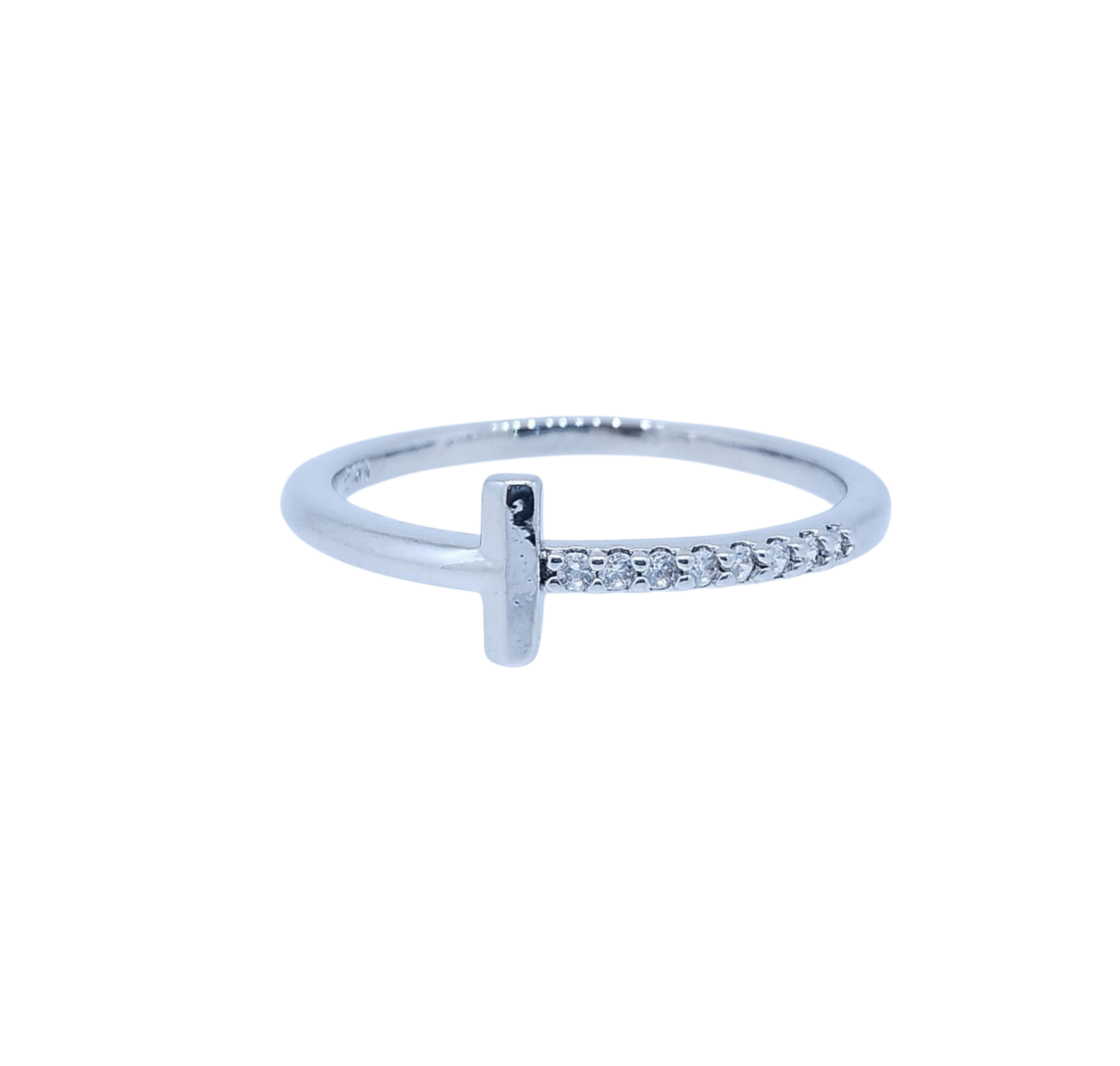 Anillo Plateado con Línea Central de Brillos Minimal Chic - Acero Inoxidable