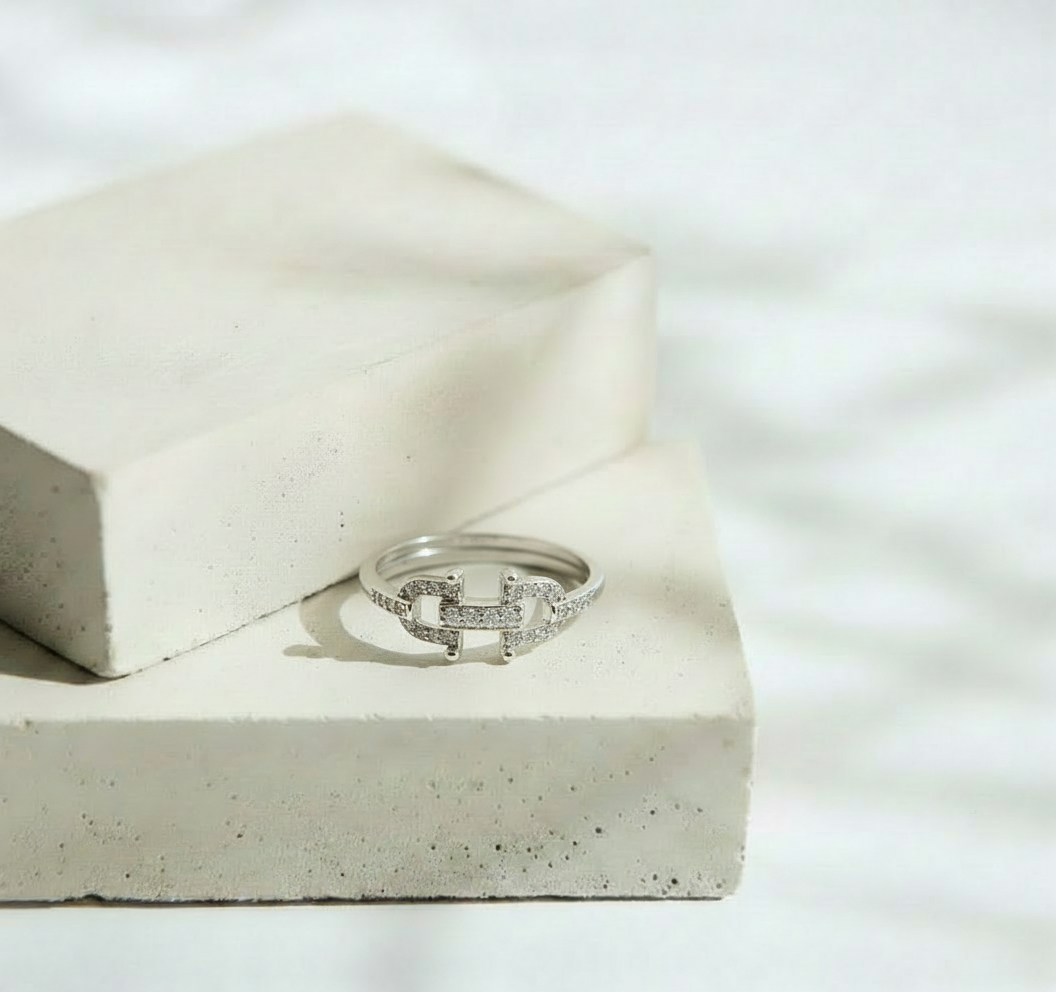 Anillo Plateado Estilo Cadena con Brillos Moderno - Acero Inoxidable