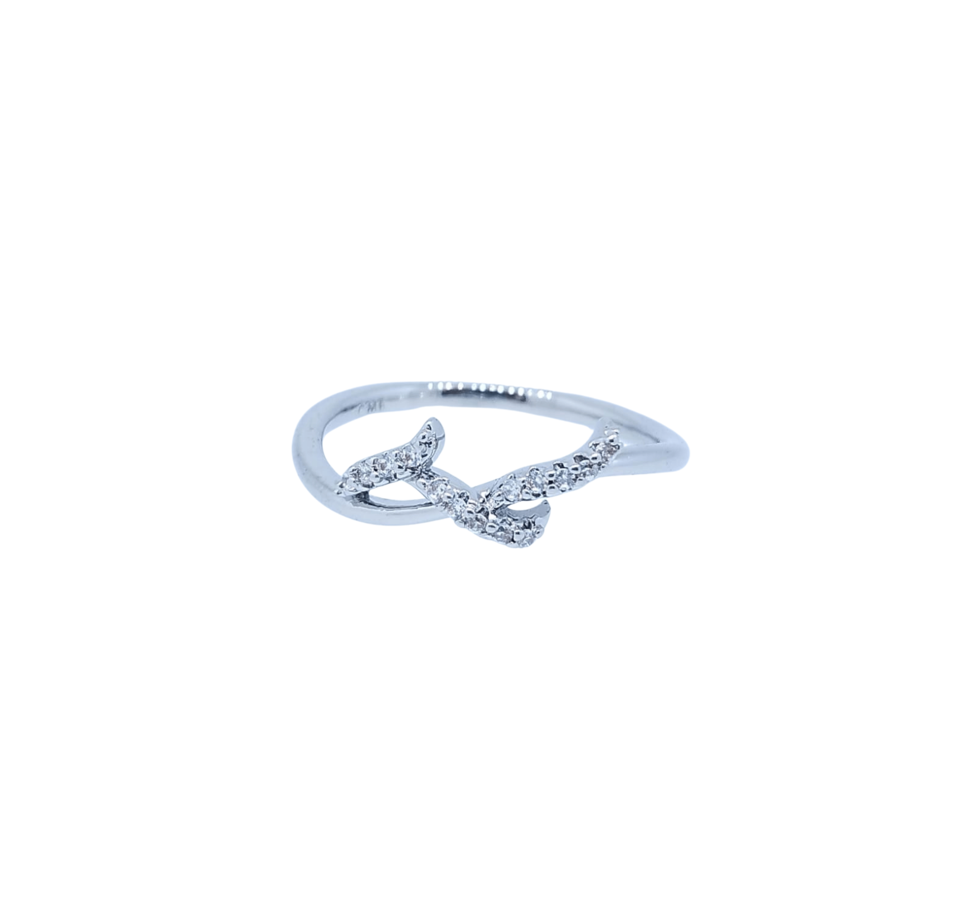 Anillo Plateado con Cruce de Brillos Sofisticado - Acero Inoxidable