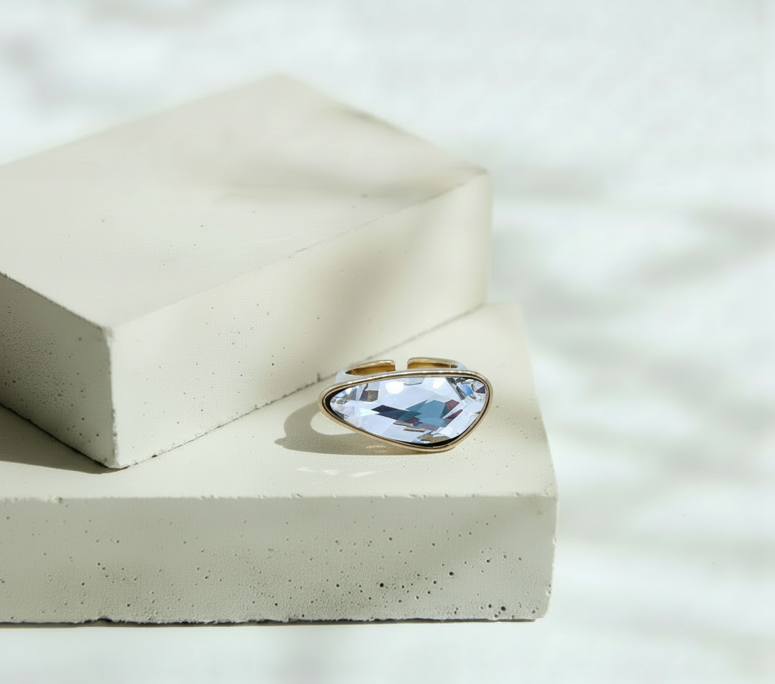 Anillo Dorado Con Brillo Geométrico – Acero Inoxidable