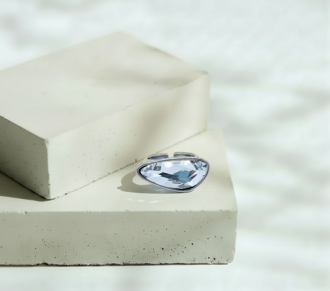 Anillo Plateado Con Brillo Geométrico – Acero Inoxidable