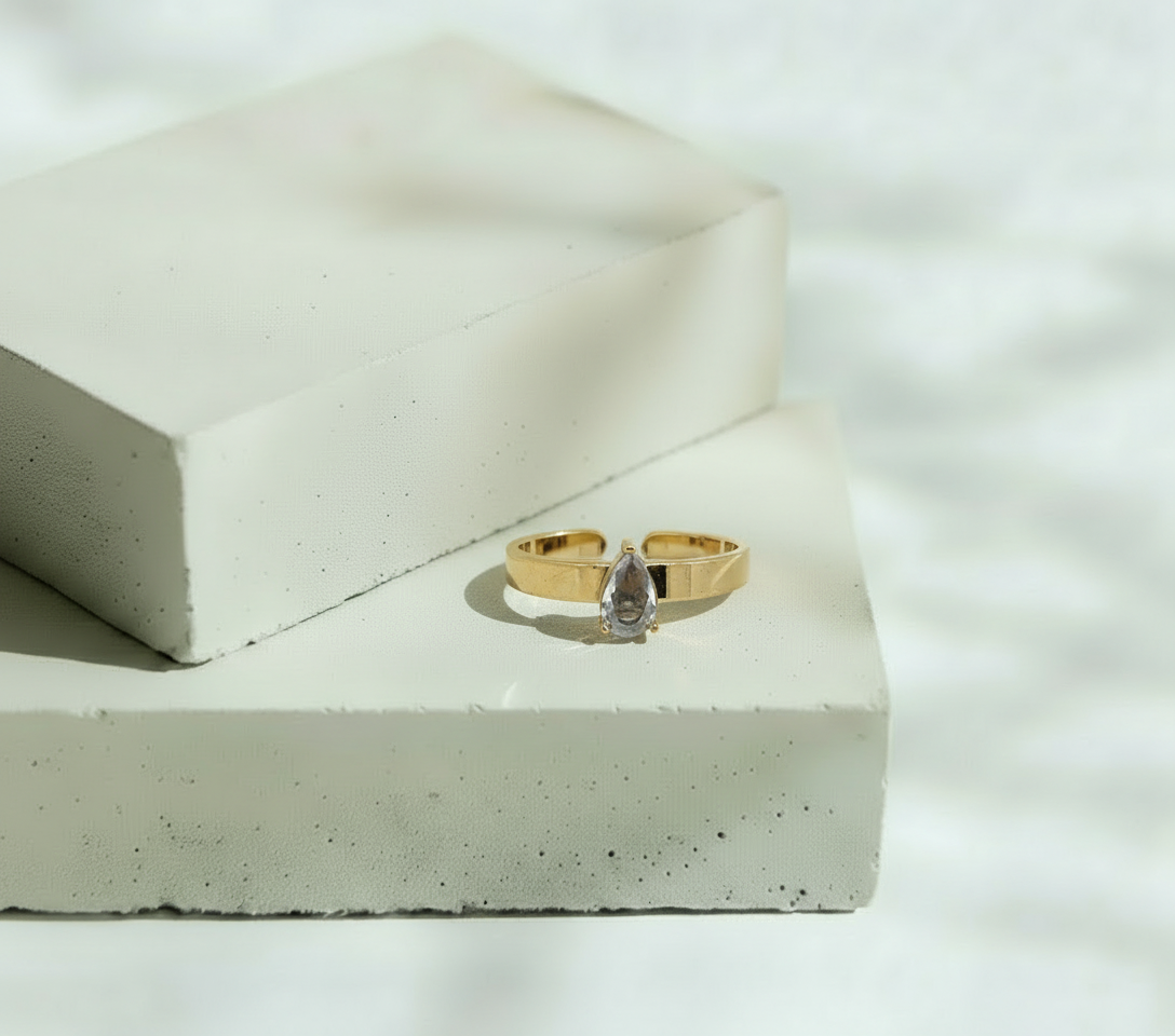 Anillo Dorado con Gota - Acero Inoxidable