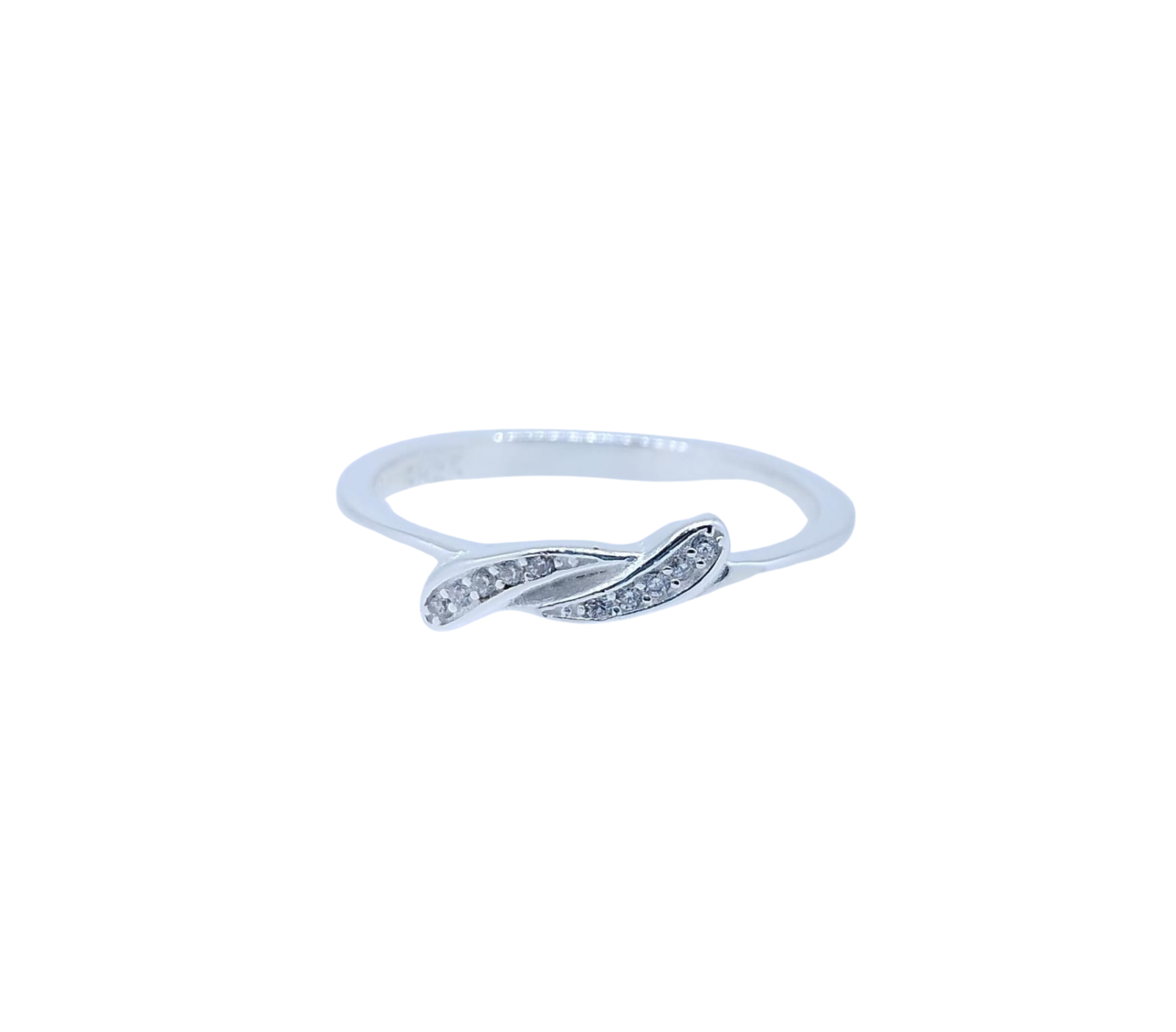 Anillo Plateado con Cruce y Mini Brillos al Centro – Plata Italiana