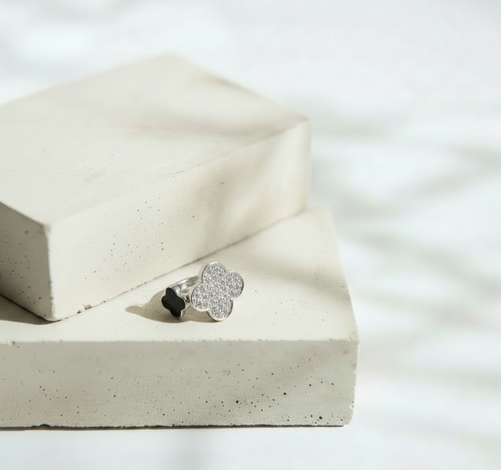 Simulador de Trébol de Cuatro Hojas Plateados con Trébol Mini - Acero Inoxidable