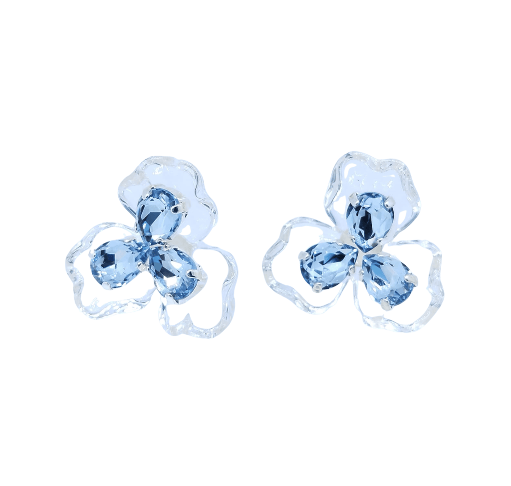 Aretes de Flor Transparente de Tres Pétalos con Tono Azul - Acero Inoxidable