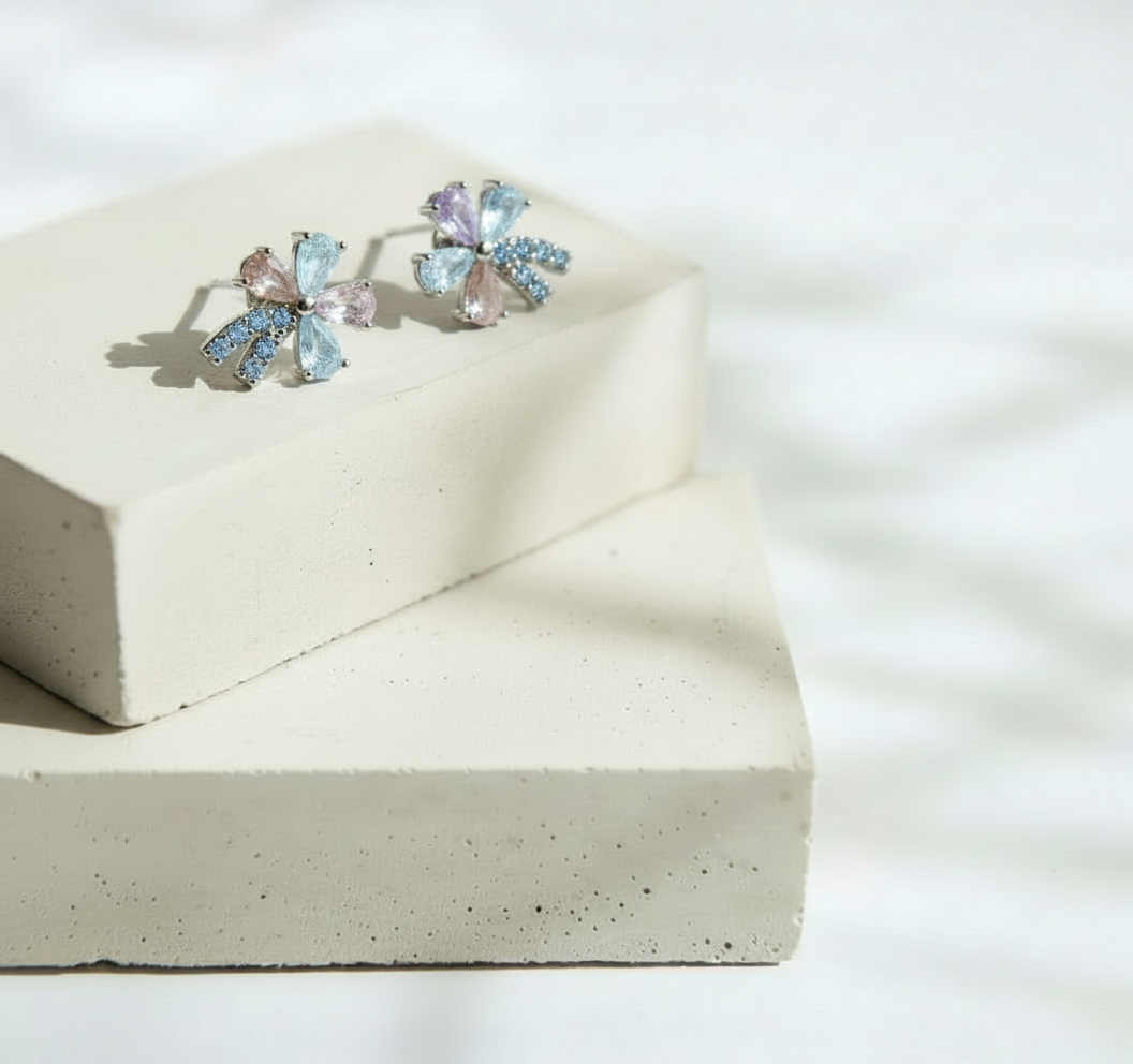 Aretes de Flor Multicolor con Brillos Azul Rosa y Dorado - Acero Inoxidable