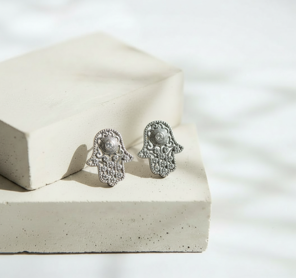 Aretes de Mano de Fátima Plateados con Grecas - Acero Inoxidable