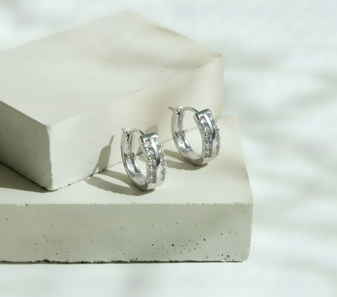 Aretes Doble Línea Separada con Mini Brillos - Plata Italiana