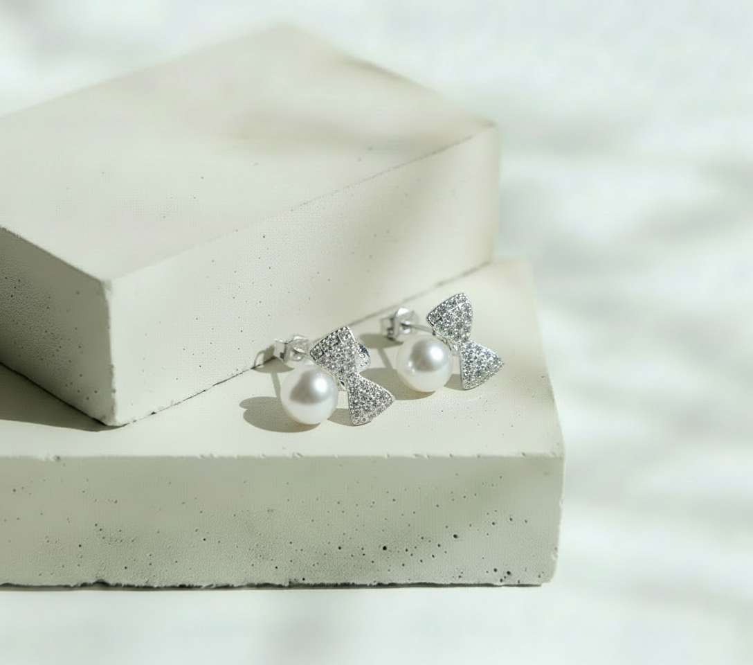 Aretes Moño con Brillos y Perla - Plata Italiana