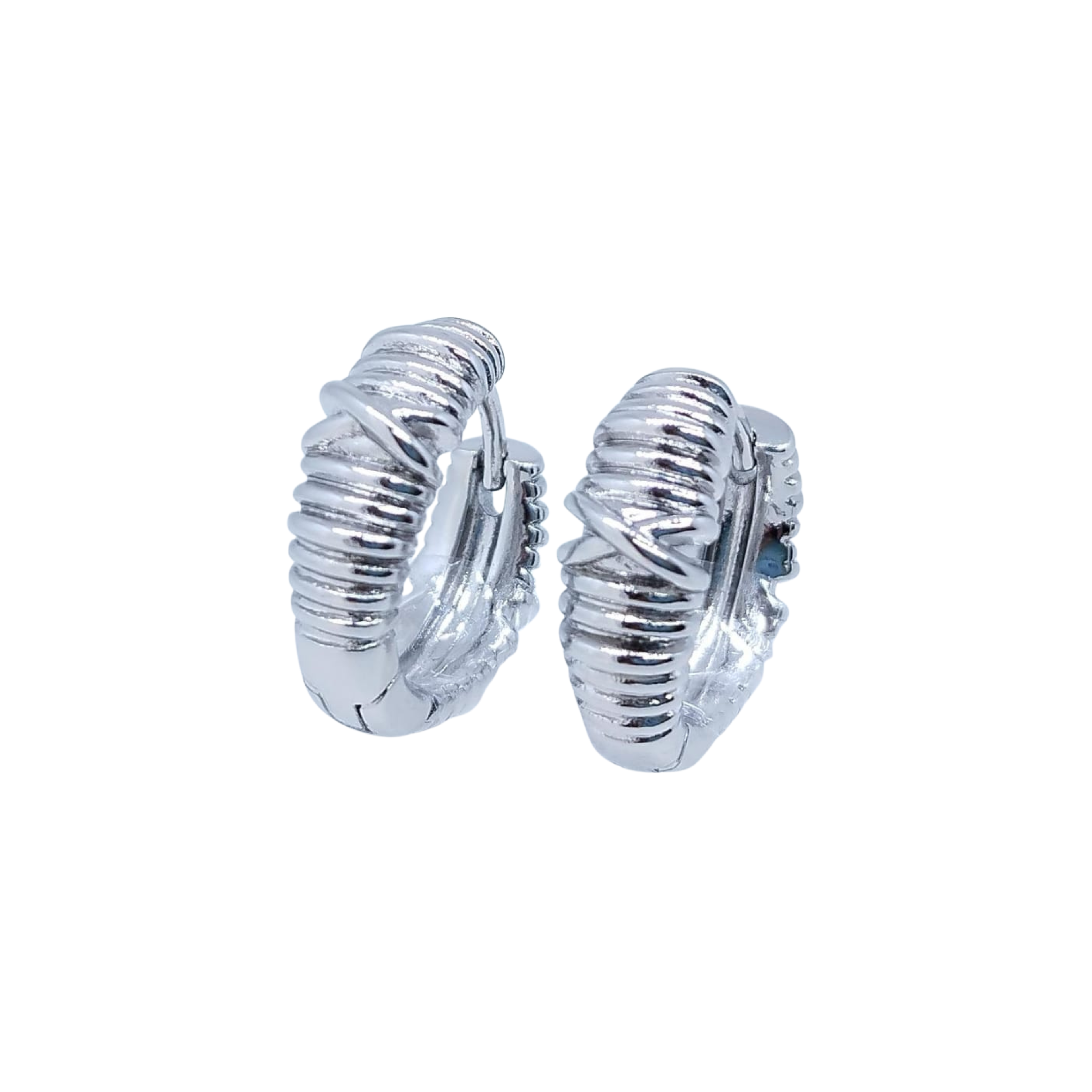 Aretes Plateados de Líneas Cruzadas con X Central - Oro Laminado