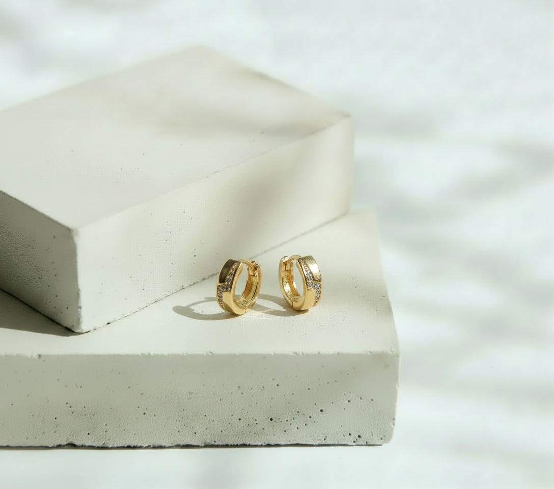 Aretes Dorados de Rayo con Brillos - Oro Laminado