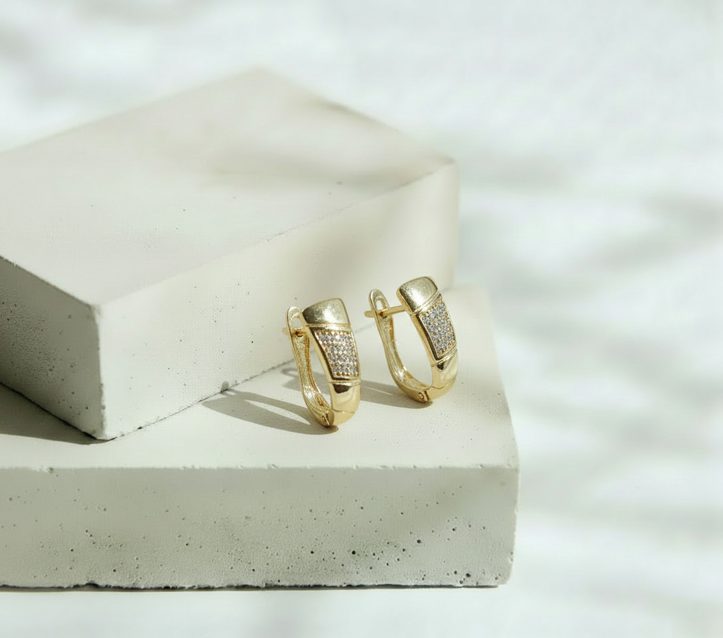 Aretes Dorados con Brillos Diagonal - Oro Laminado