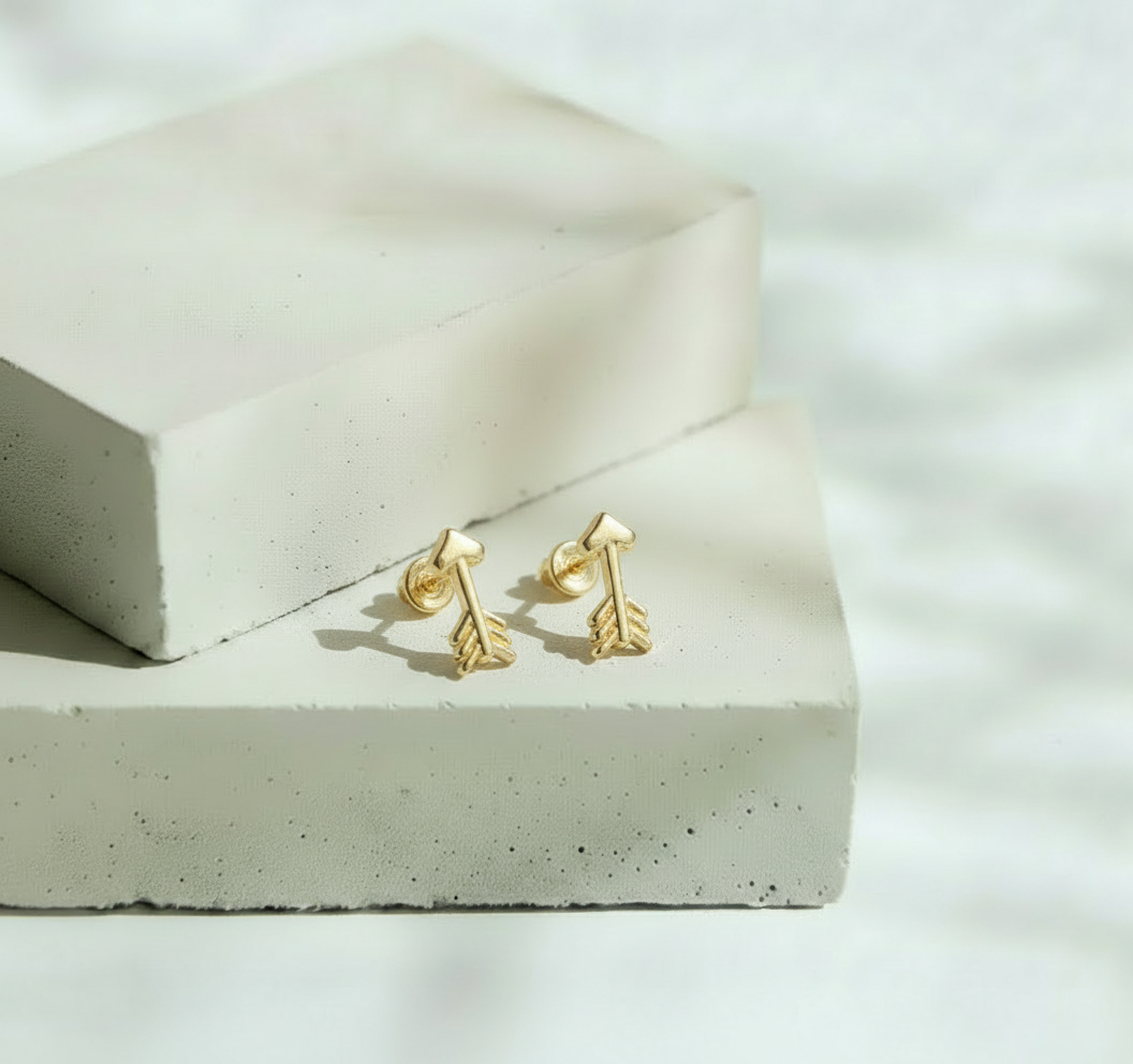 Aretes Dorados Flechita – Oro 10 KL