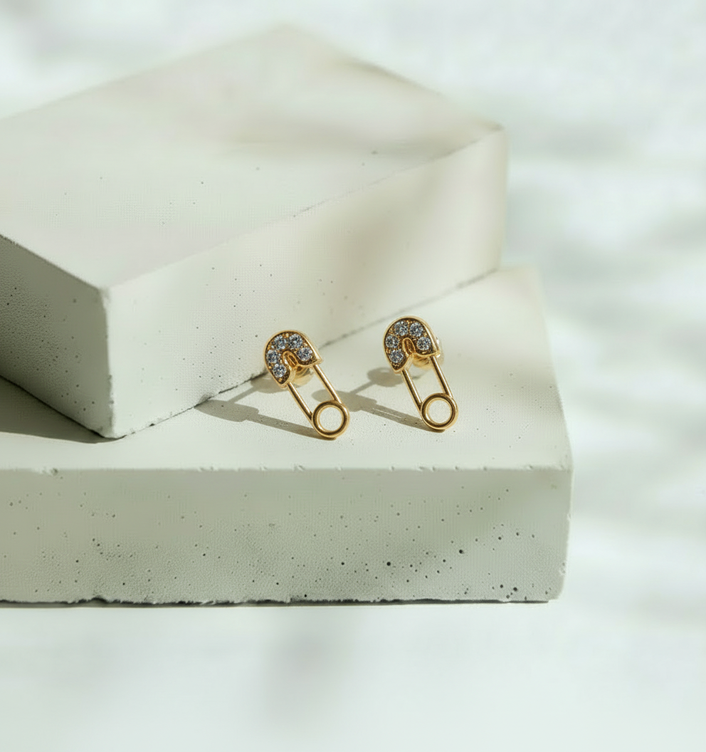 Aretes Dorados Segurito con Mini Brillos – Oro 10 KL