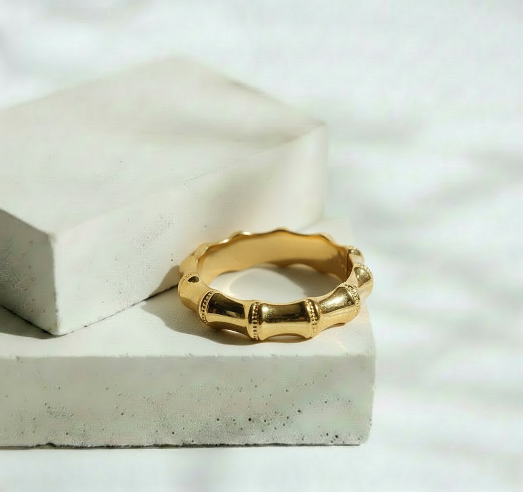 Brazalete Dorado de Secciones Geométricas Modernas - Acero Inoxidable