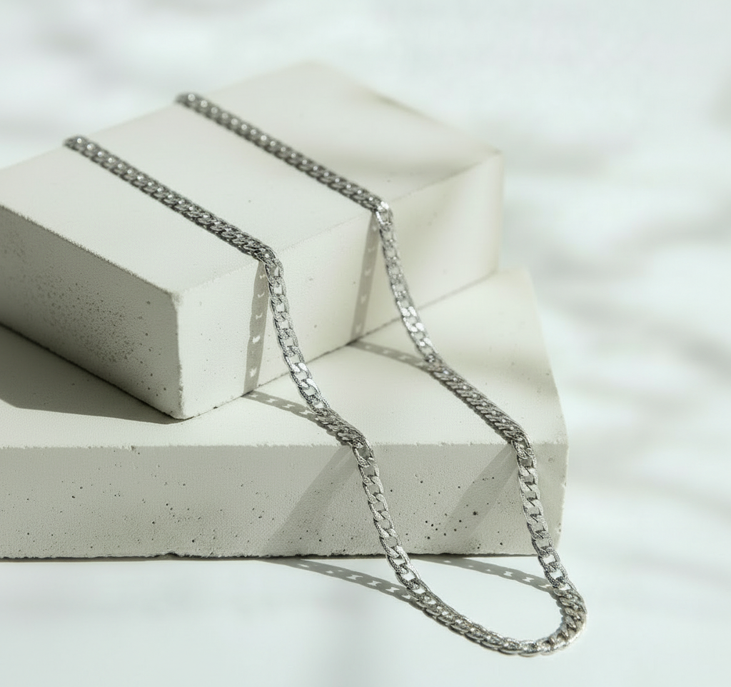 Cadena Plateada de Eslabones Medianos Amplios - Acero Inoxidable