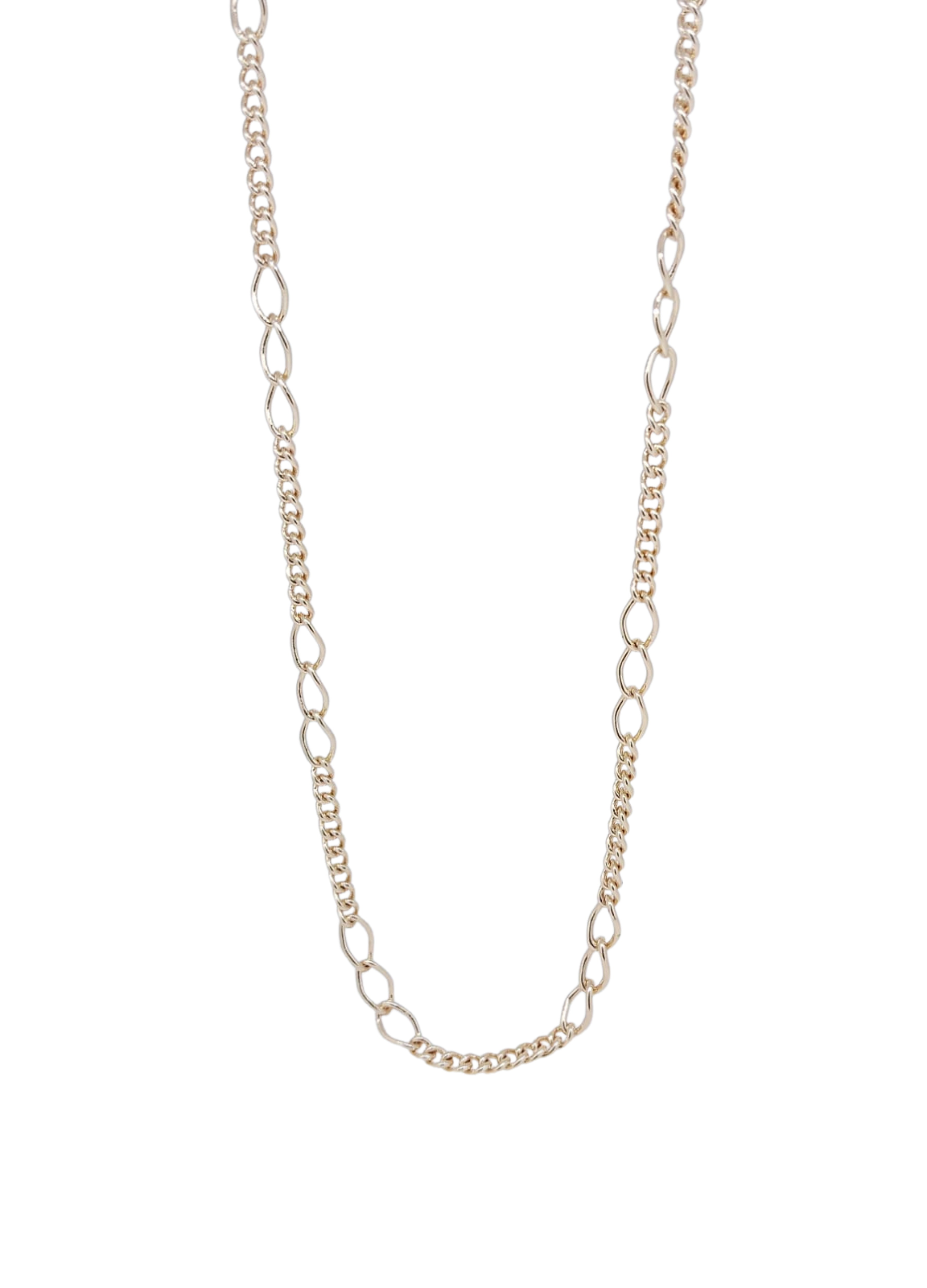 Cadena Dorada con Eslabones Chicos y Largos – Oro Laminado