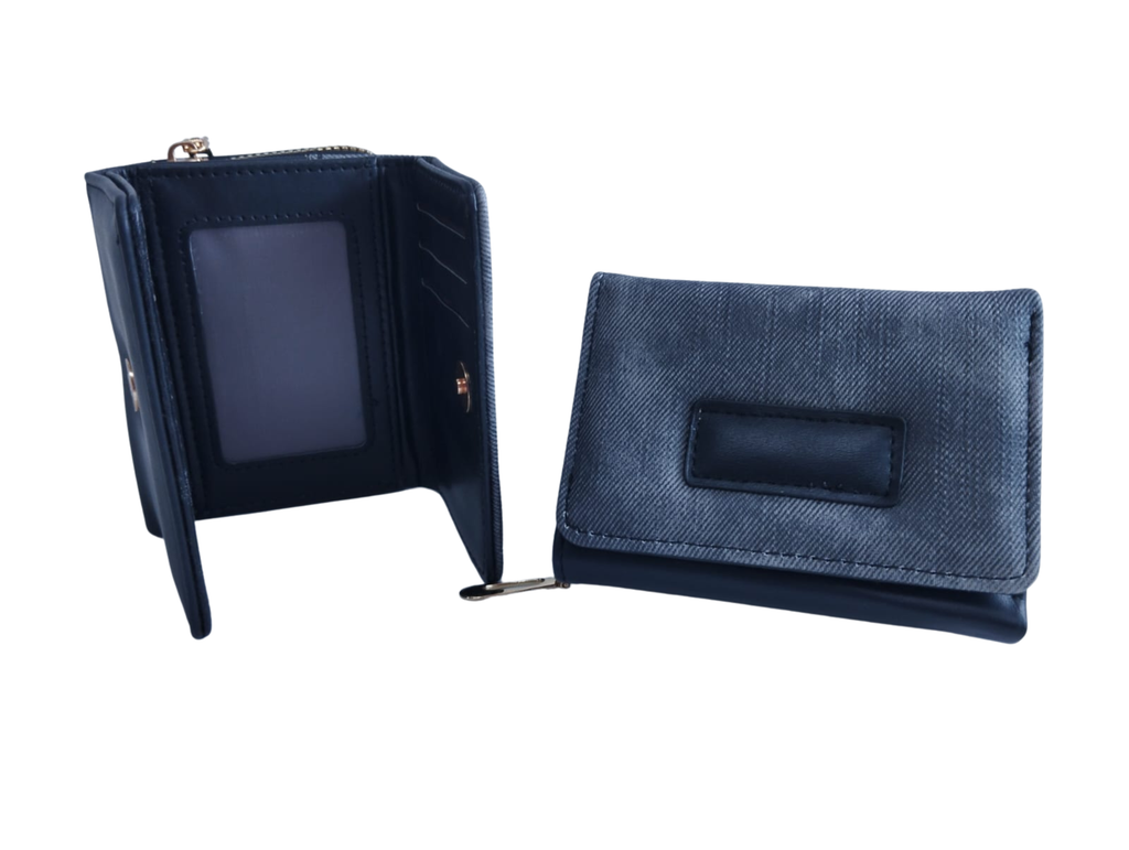 Cartera para Dama Color Negro con Rectángulo Liso al Centro Inferior - Vinipiel