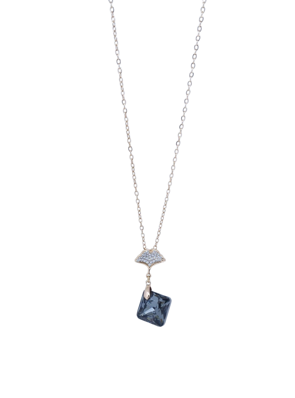 Collar Dorado con Dije de Brillo Obscuro y Alas con Brillo – Oro Laminado