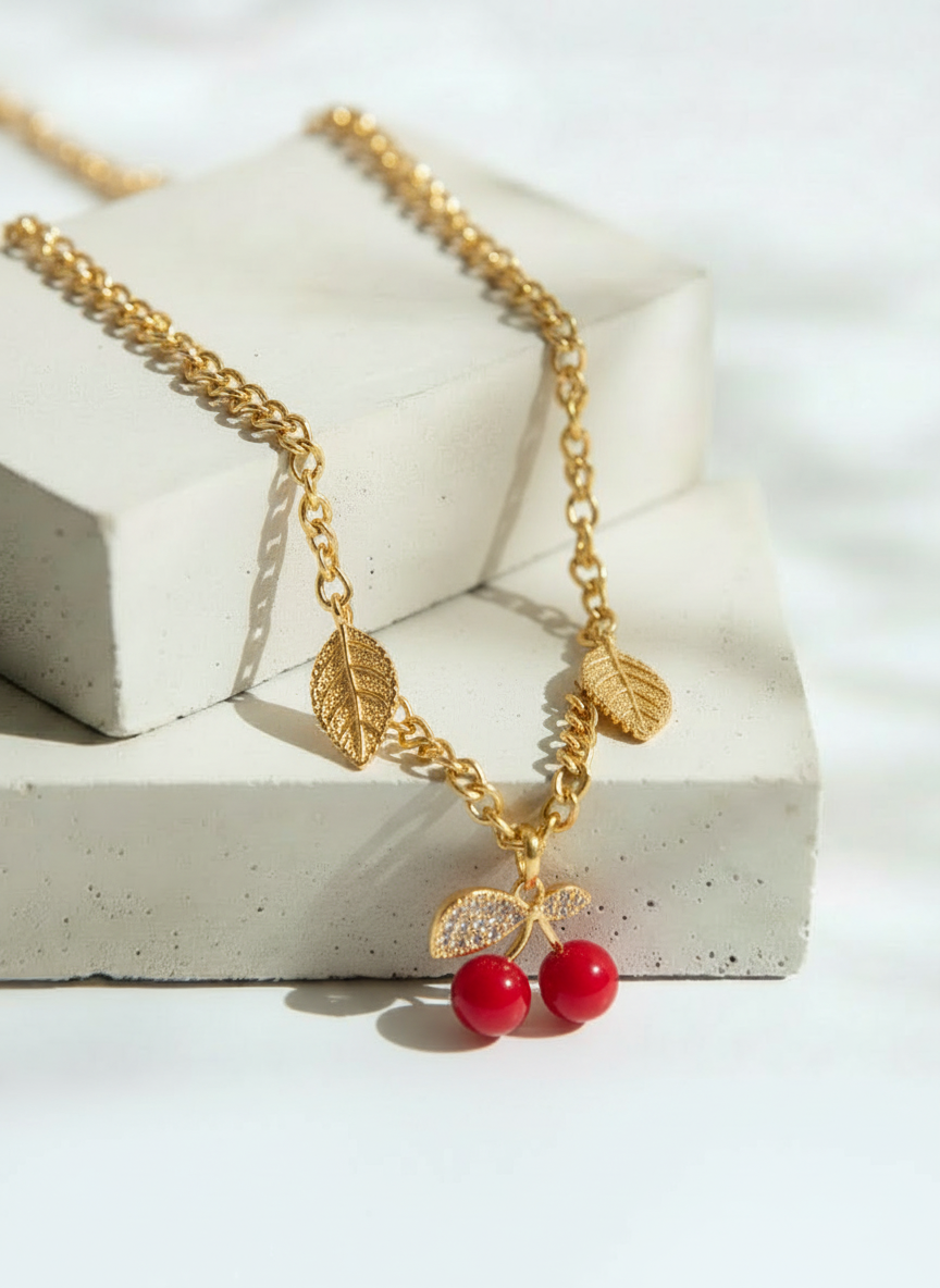 Collar Dorado Estilo Cadena con Cerezas Brillantes - Acero Inoxidable