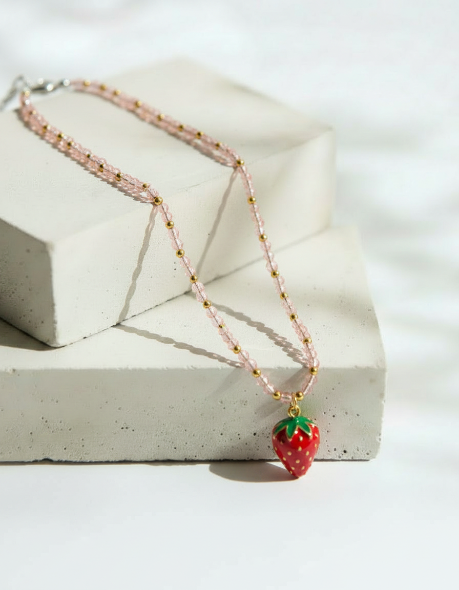 Collar de Bolitas Rosas y Doradas con Dije de Fresita Girlie - Acero Inoxidable