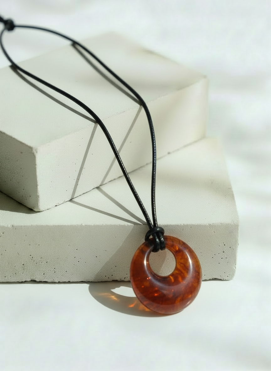 Collar de Cuerda Negra con Dije de Piedra Café Circular - Acero Inoxidable