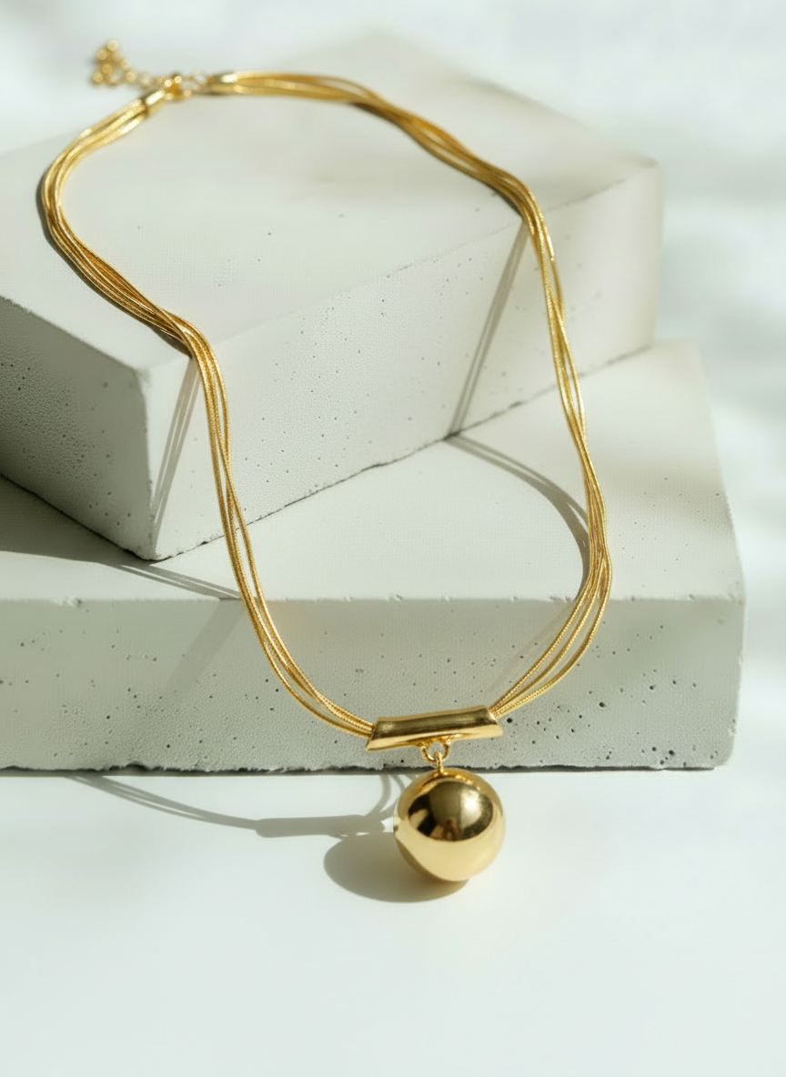 Collar Dorado 4 Cadenas Cola de Ratón y Dije de Bolita Dorada - Acero Inoxidable
