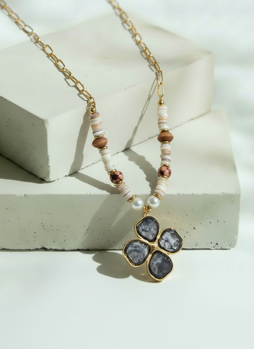 Collar Dorado con Dije de Flor 4 Pétalos - Acero Inoxidable