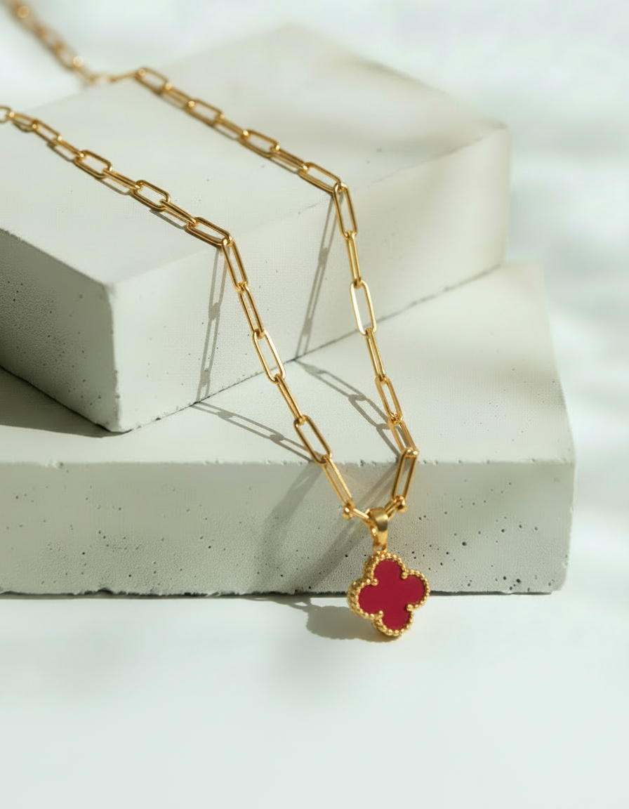 Collar Dorado Dije Trébol 4 Pétalos Rojo - Acero Inoxidable