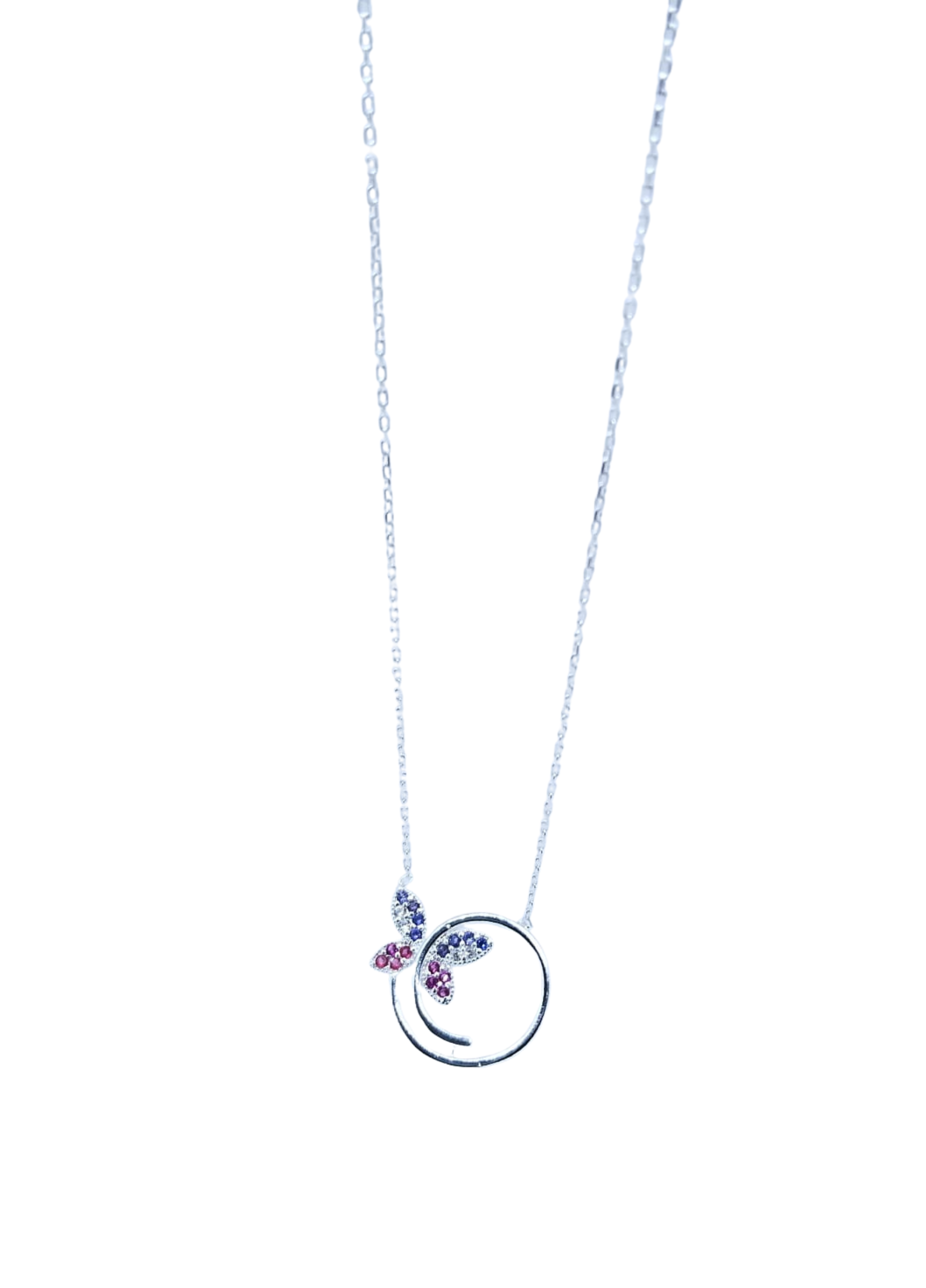 Collar Plateado con Mariposa en Círculo – Plata Italiana