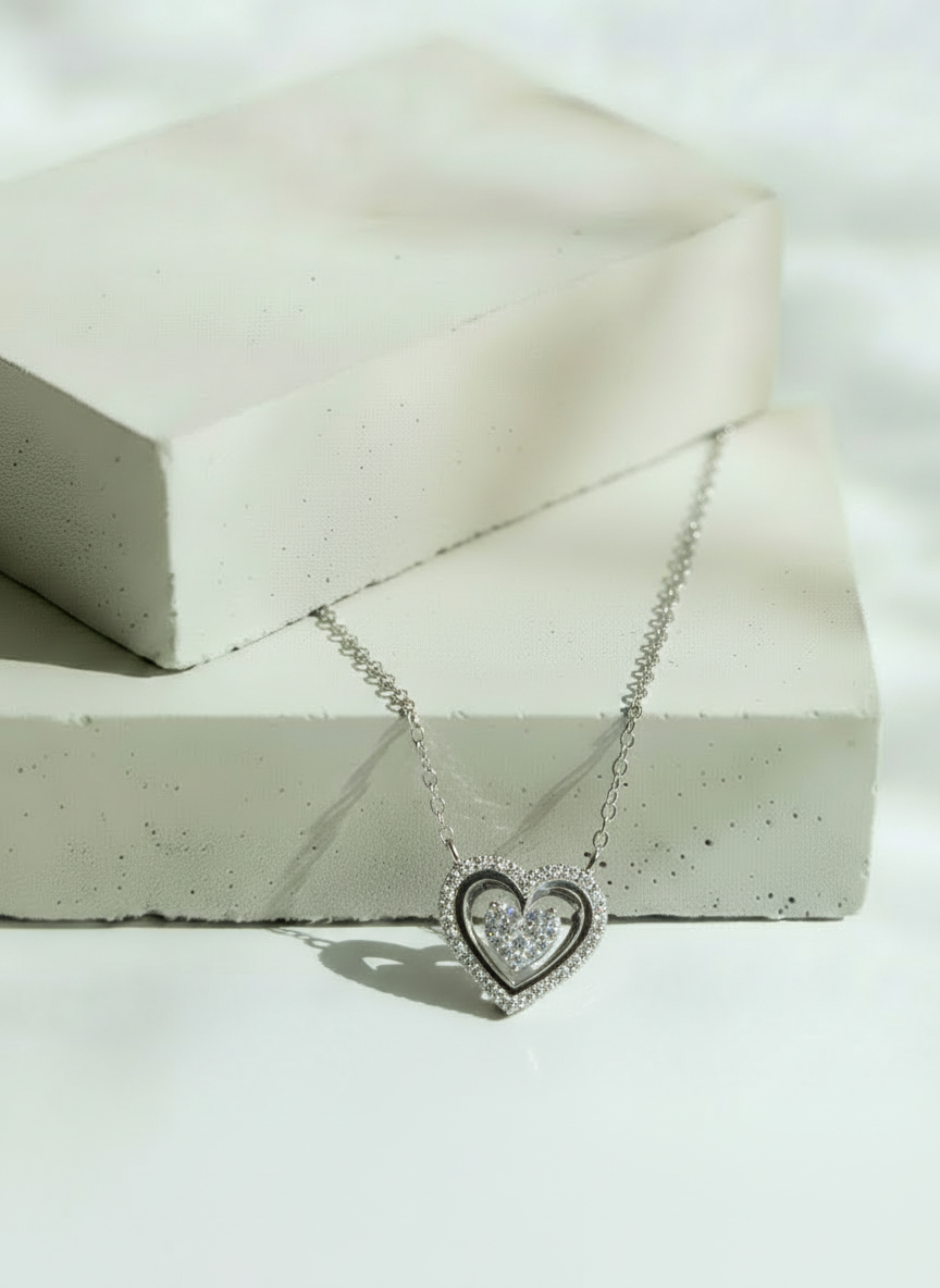 Collar Plateado Corazón con Mini Brillos – Plata Italiana