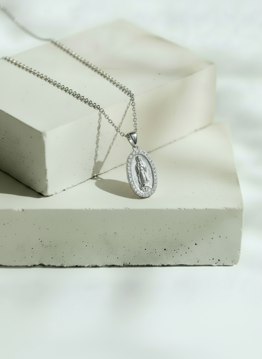 Collar Plateado Virgencita de Guadalupe – Plata Italiana