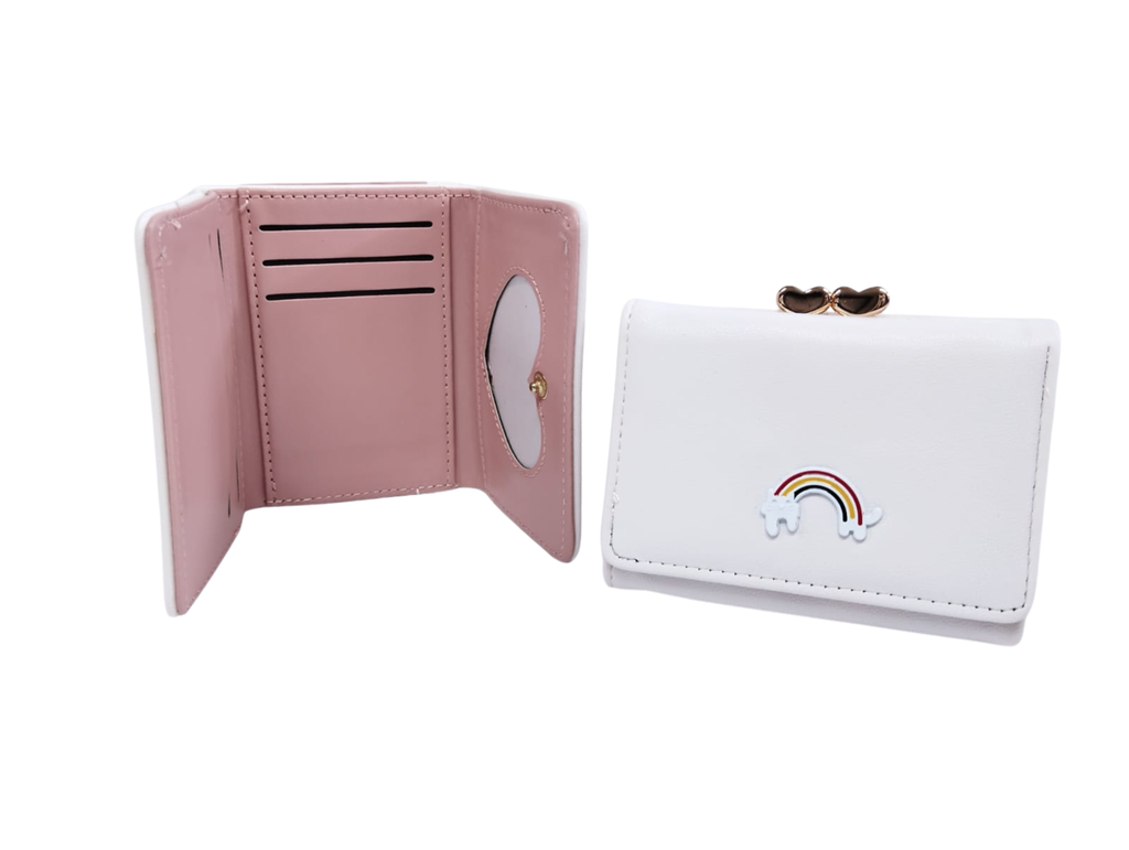 Cartera blanca con broche de arcoíris e interior rosa y corazón - Vinipiel