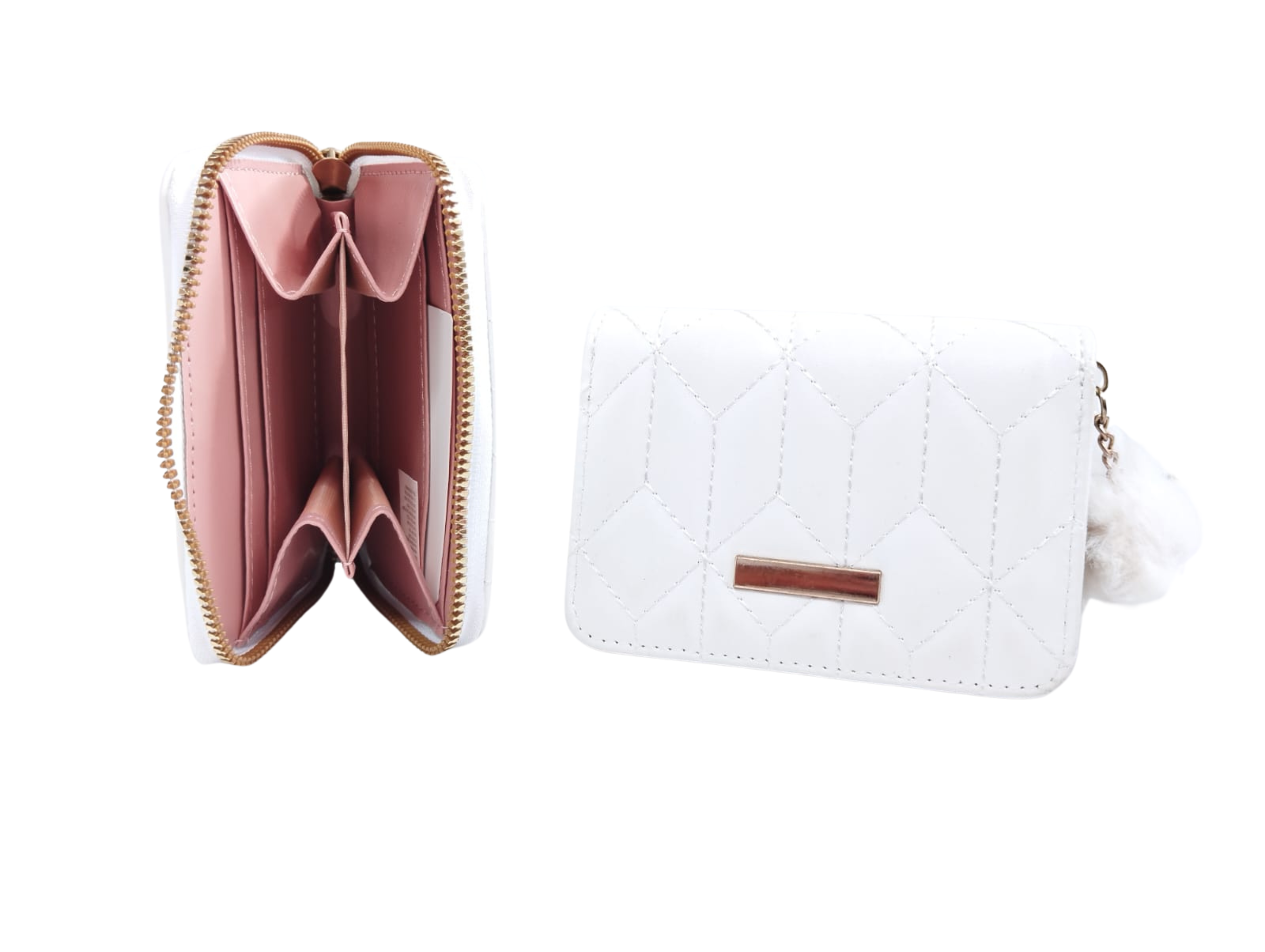 Cartera blanca con formas geométricas y colgante de peluche - Vinipiel