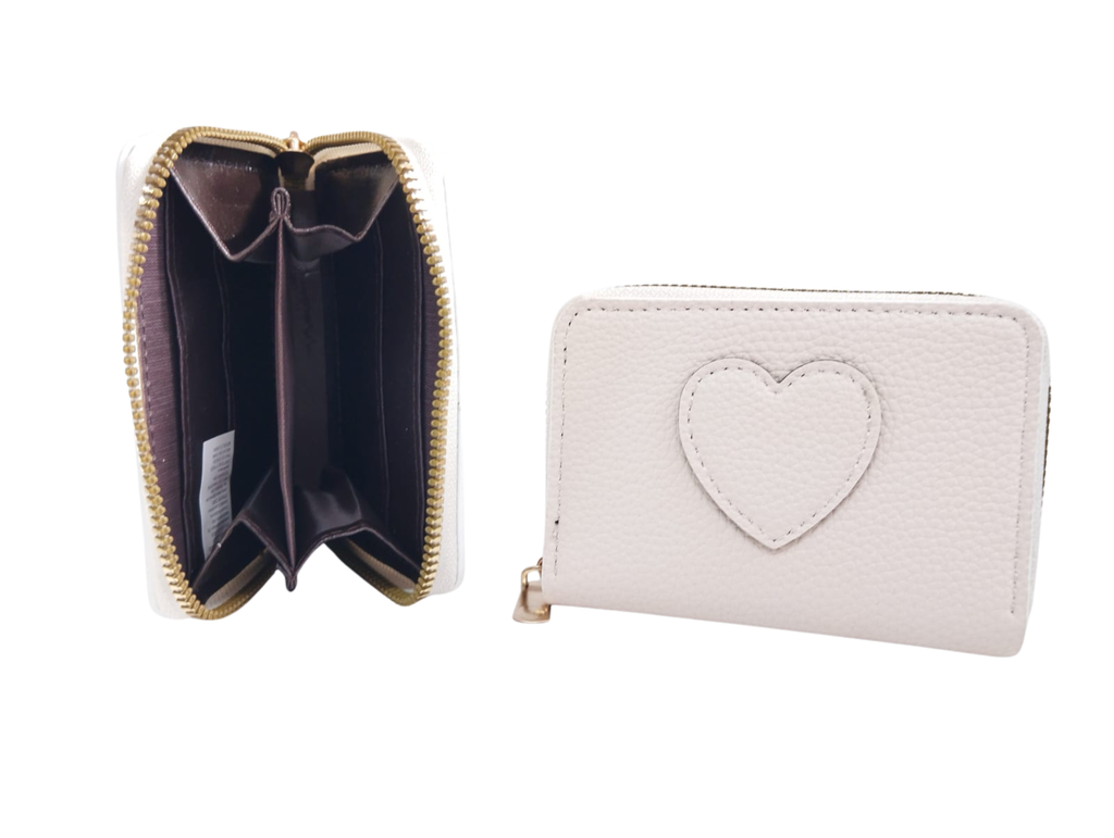 Cartera blanca con textura y corazón al centro - Vinipiel
