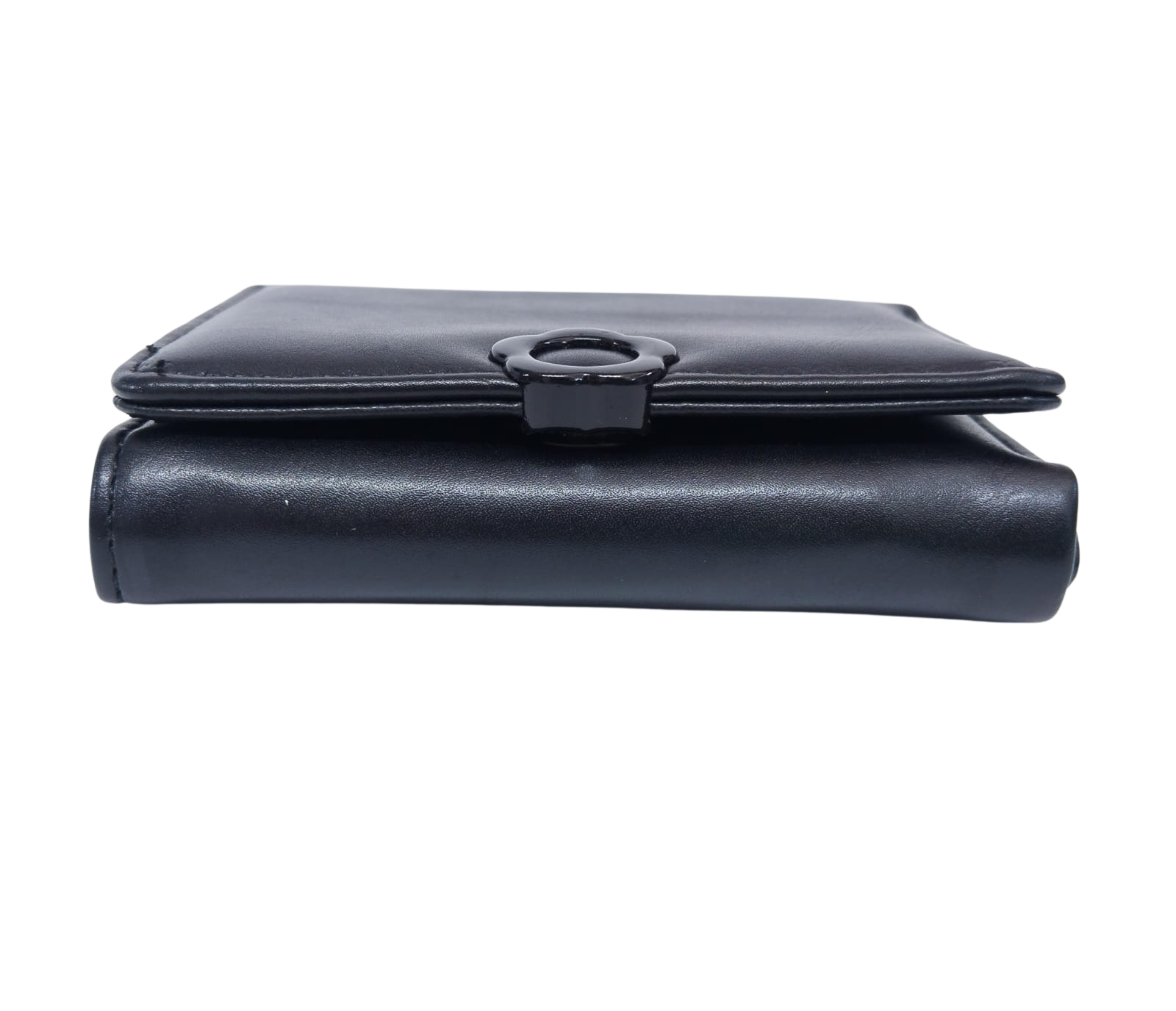 Cartera negra lisa con broche de flor - Vinipiel