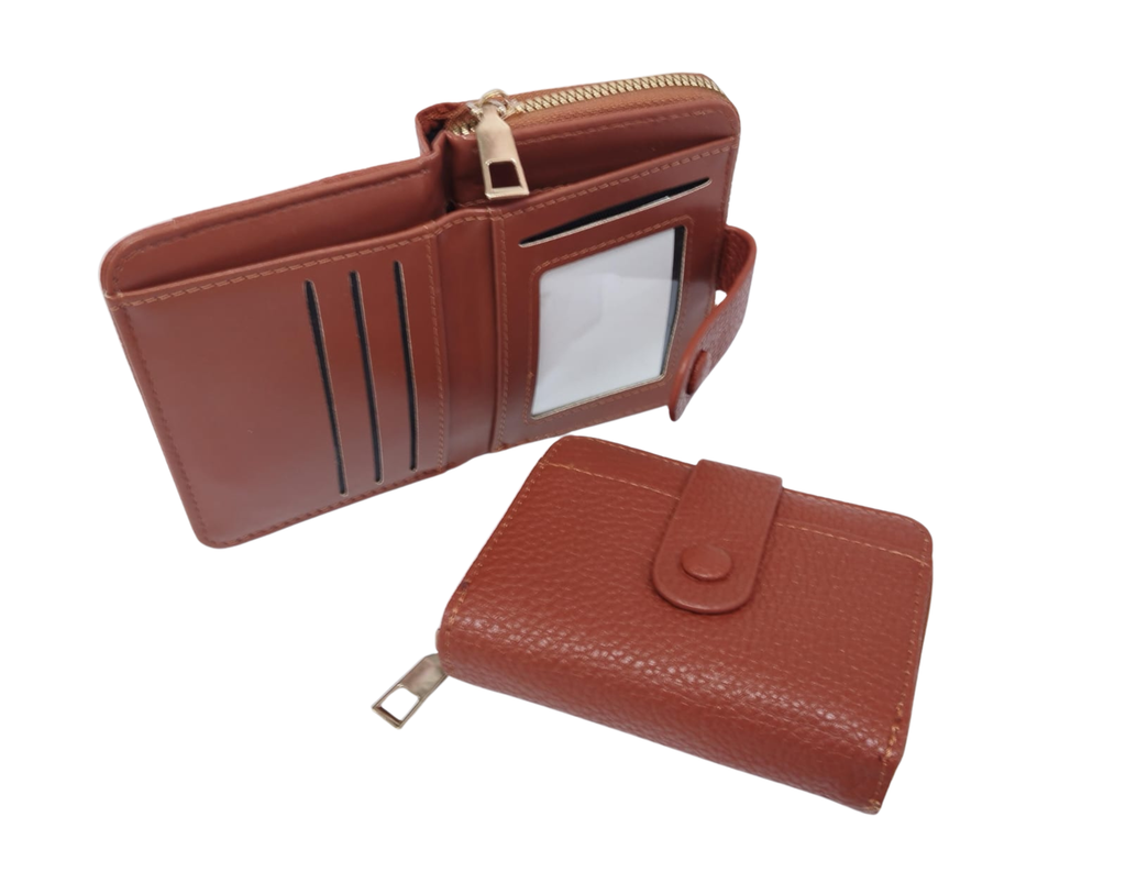 Cartera marrón texturizada con broche de botón - Vinipiel