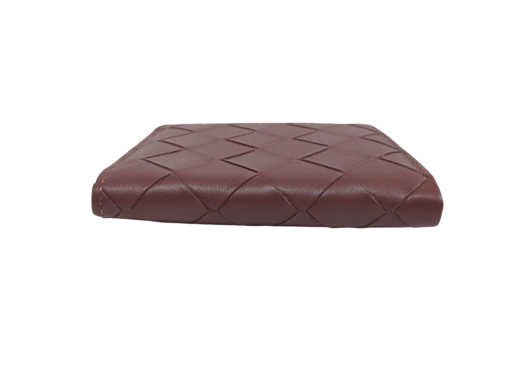 Cartera café diseño de rombos - Vinipiel