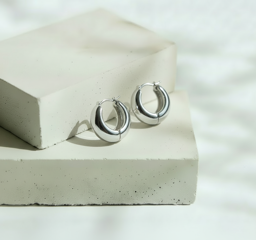 Huggie Plateada Lisa - Acero Inoxidable