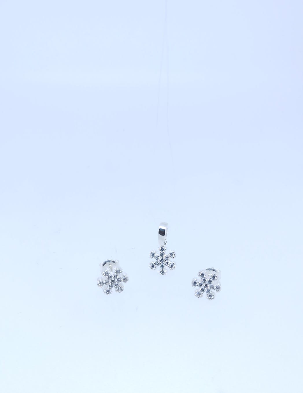 Set Juego Plata 925 Aretes y dije figura flor con brillos