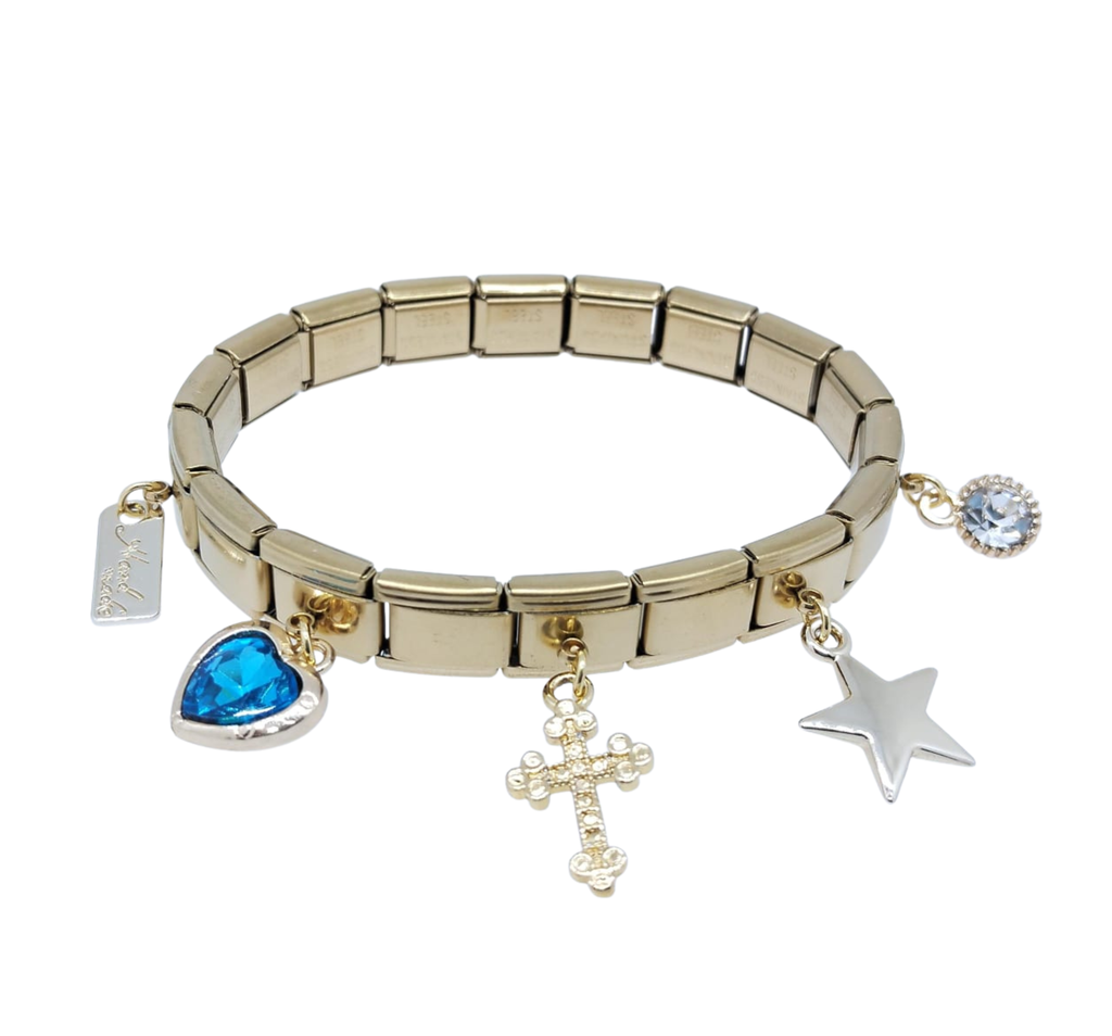 Pulsera Italiana Dorada con 5 Dijes Placa, Corazón Azul, Cruz de Brillos, Estrella Lisa y Brillo Circular – Acero Inoxidable