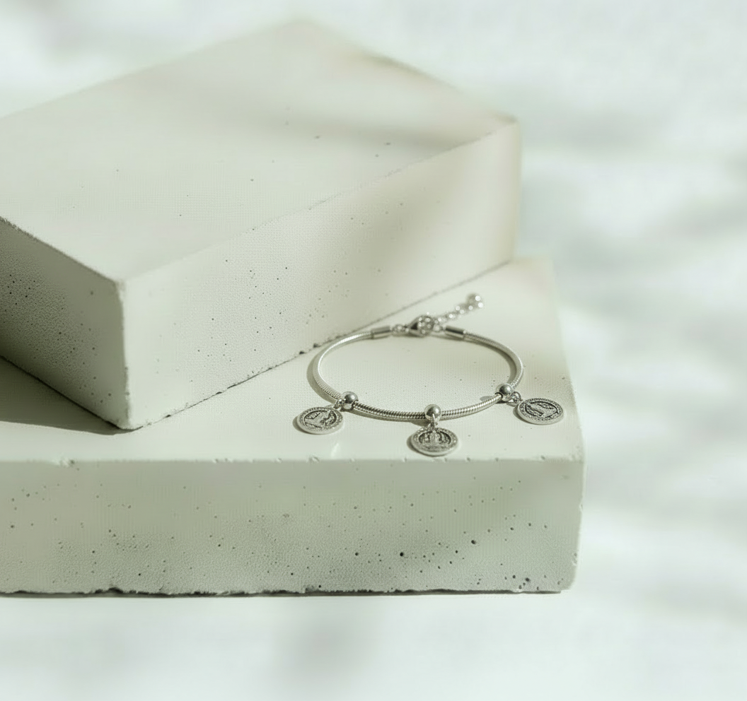 Pulsera Plateada 3 Monedas San Benito - Acero Inoxidable