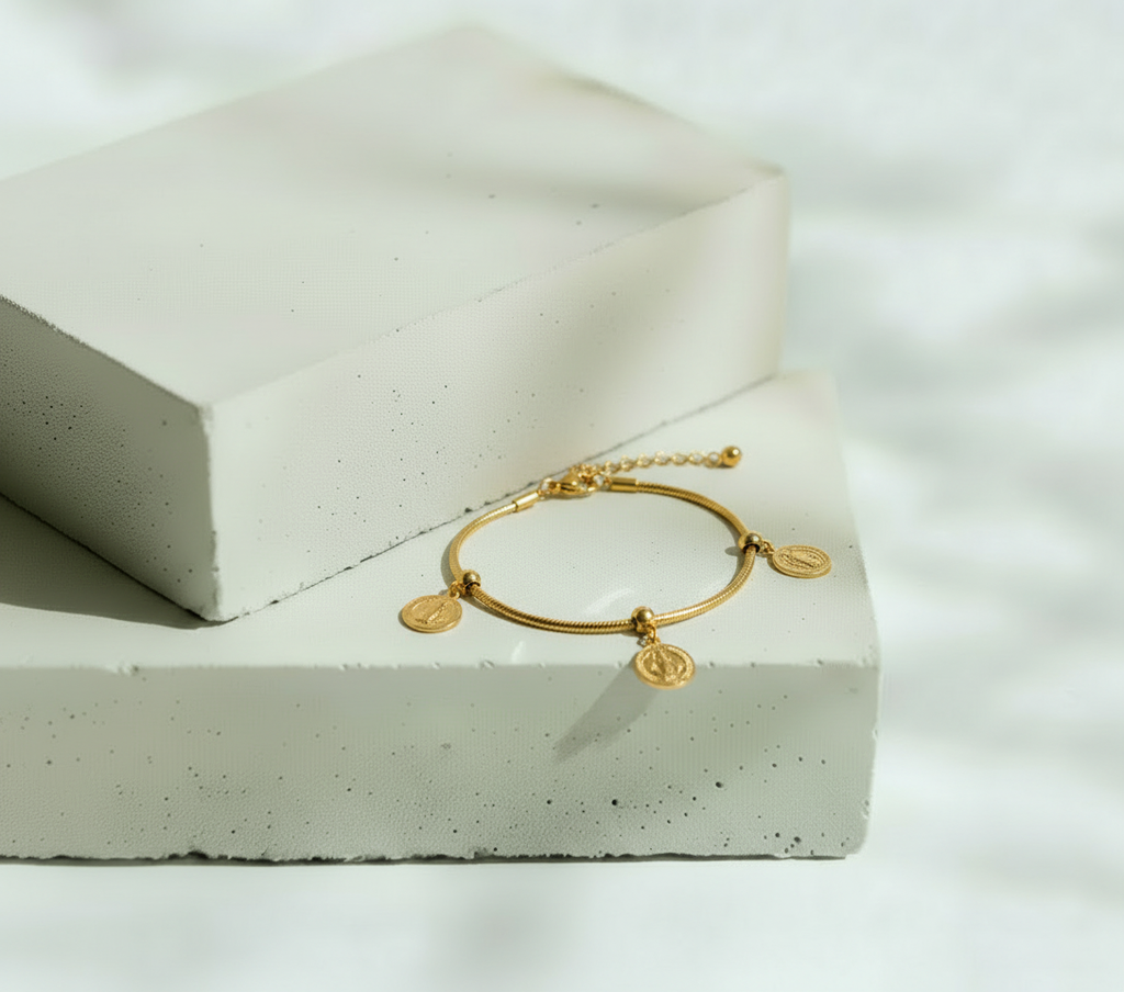 Pulsera Dorada 3 Monedas San Benito - Acero Inoxidable