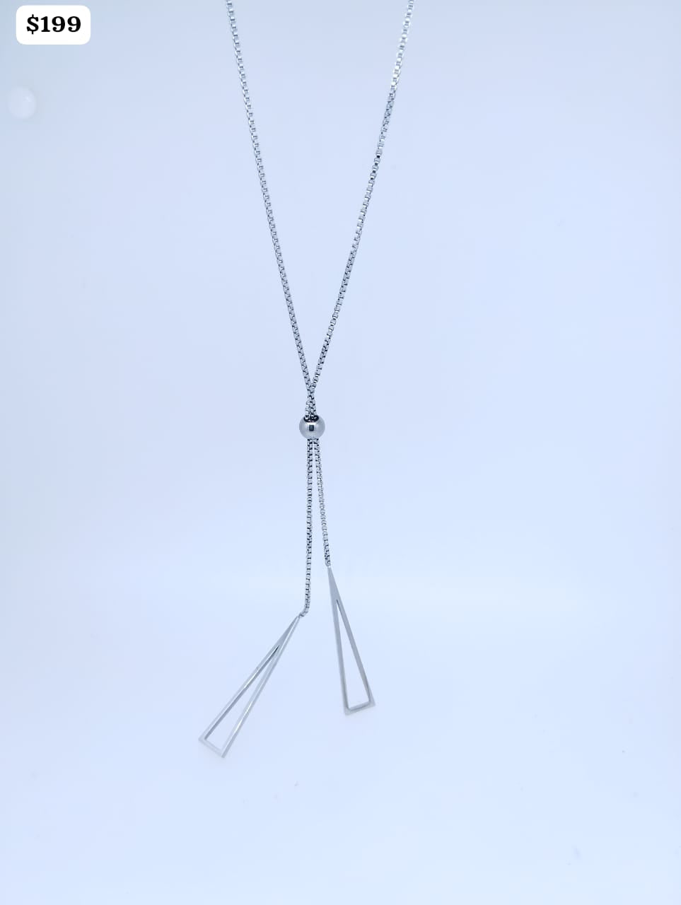 Cadenita Acero Color plata tipo corbatero con 2 figuras de triangulo