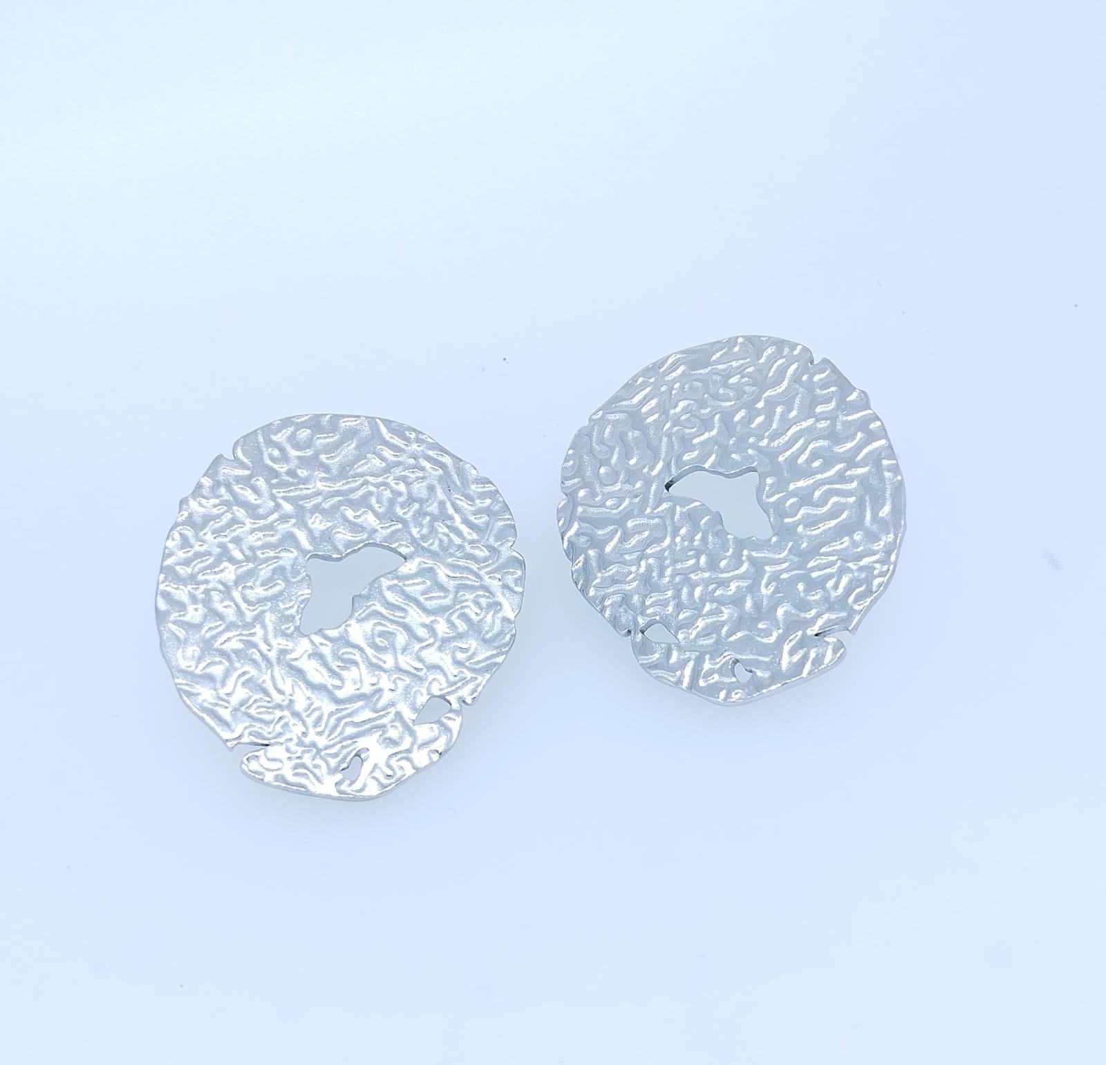 Arete Acero Plata Circulo con perforacion en medio